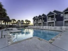 Walk to Beach Heated Pool BBQ Area Balcony Island