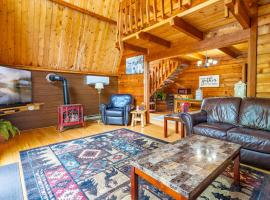 Rustic Fancy Gap Vacation Rental with Fire Pit，位于Fancy Gap的酒店