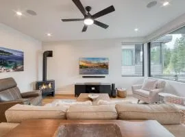 Lightening Run at Palisades - 3 BR 3 BA Condo steps to Palisades Tahoe- Ski Shuttle