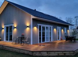 Holiday house with sauna，位于维尔扬迪的度假屋