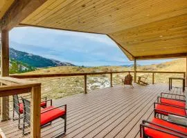 Less Than 1 Mi to Chico Hot Springs Mtn-View Hideaway!