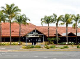 巴罗莎美酒酒店，位于努里乌特帕的带停车场的酒店