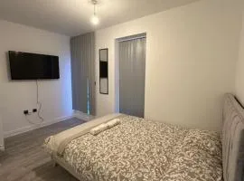 Large Ensuite Room in Manchester with Free Parking