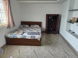 MMVK Homestay AC, Spacious & Comfortable Entire Home Just For You，位于博拉吉的酒店