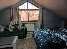 Lovely & Cozy Self-Contained Studio Apartment For 2 Guests Apt No 3