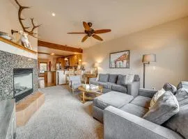 6 Mi to Winter Park Resort Townhome with Hot Tub!