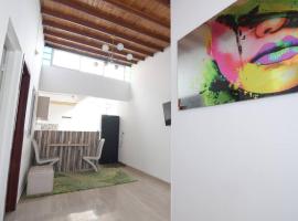 luminoso y fresco apto cerca de todo，位于希龙的酒店