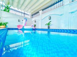 Villa 8 phòng ngủ Bãi Sau Vũng Tàu，位于头顿的酒店