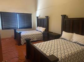 Horsepower Ranch，位于恩塞纳达港的酒店