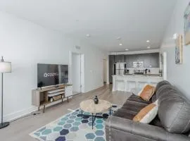 Cozysuites l Luxe 2BR in Downtown Cincinnati #2