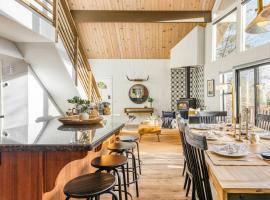 North Bay by AvantStay Chic Retreat w Peloton，位于Blue Jay的酒店