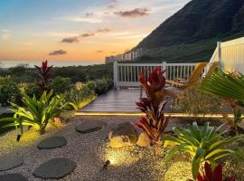 Ocean Escape by AvantStay 10 Min to Makaha Beach Brand New Ocean Views，位于Waianae的酒店