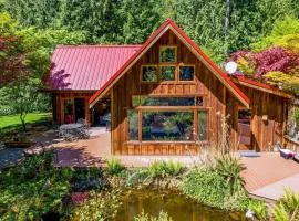 Rhythm Waters by AvantStay Garden Paradise Pond