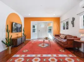 Southwest by AvantStay Heart of Hollywood Remodeled 1920s Bungalow