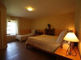 Chambre Jonquille - 3 Pers, Nature et Confort - FR-1-589-730，位于Moyenmoutier的酒店