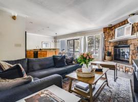 Marillac by AvantStay Gorgeous Ski Cabin w Balcony Patio，位于奥林匹克谷的公寓