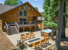 Teddy by AvantStay Majestic Cabin in Big Bear w Balcony