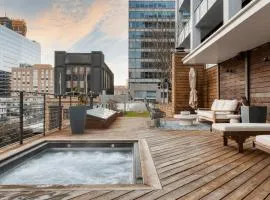 Paramount Place by AvantStay 4 Story Apartment in Heart of Austin w Movie Theatre