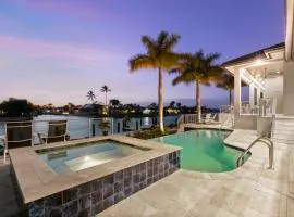 Marco Polo by AvantStay Waterfront 5BDR Pool Spa Fire Pit Walk to Beach
