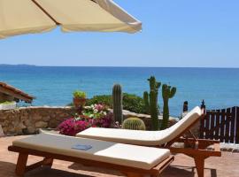 Exclusive Tuscany beach house the sea at doorstep，位于蒙泰亚尔真塔廖的酒店