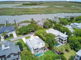 Be a Sullivans Local 1307 Cove Avenue by AvantStay Pool Outdoor Living，位于沙利文的岛的酒店