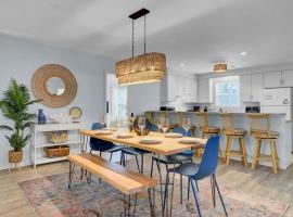 Ion by AvantStay Walk to Beach Dining Shopping Central Location Deck，位于沙利文的岛的酒店