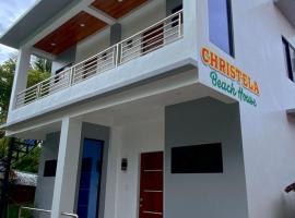 Christela Beach House，位于Pooc的酒店