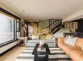 Paddington by AvantStay Cozy Chic Ski Lodge Mins from Mountain
