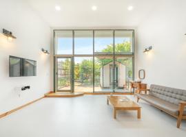 goseong theprism pension，位于固城的酒店