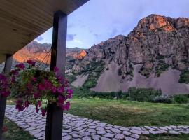 Hotel Arevi Yeghegis，位于Yeghegis的酒店