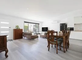 Bayshore Bliss - A Family Beachside Hideaway