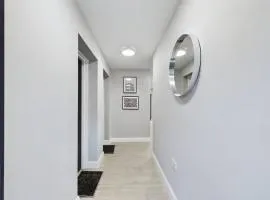 Sleek 2-Bedroom Stay in Belfast