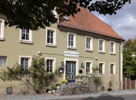 Gasthaus zum Schwan，位于Castell的酒店