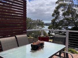 Views of the Tamar River，位于Clarence Point的宠物友好酒店