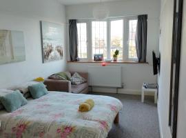 Guest suite 50m from the beach，位于博格诺里吉斯的酒店
