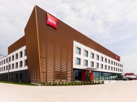 Ibis Poznan Polnoc，位于苏奇拉斯的酒店