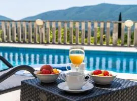 Three Bedroom Villa surrounded by Nature with Pool