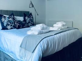 Modern Lancashire stay with private Hot-tub，位于斯凯尔默斯代尔的酒店