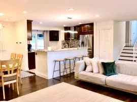 Cozy Modern 4 Bd 3 bath Retreat Free Private Parking sleep 8