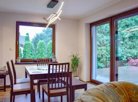 2 Bedroom Awesome Home In Gorzkie Pole，位于Wronczyn的酒店