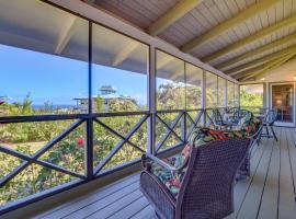 Honomu Home with Screened Lanai and Ocean Views!，位于Pepeekeo的酒店