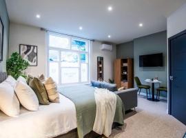 Thetford Hive Aparthotel Deluxe Suite 1，位于塞特福德RAF勒肯黑斯机场 - LKZ附近的酒店