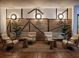 Hospedium Hotel La Fuente，位于坎德拉里奥的酒店