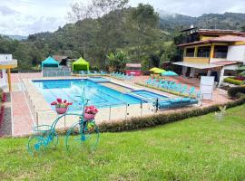 Ocobos Club Campestre，位于Tibirita的酒店