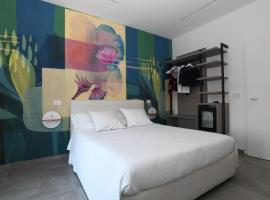 LUCI di STELLE，位于萨卢佐的酒店