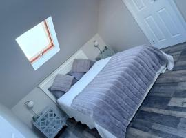 Lisburn - 1 Bedroom - sleeps 2 - Street parking，位于利斯本的酒店