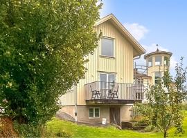Nice Home In Mellerud With Sauna，位于梅勒吕德的酒店