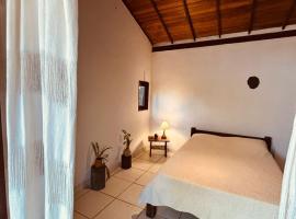 Casa Ateliê Trancoso 4 pessoas VAGA RÉVEILLON!!!，位于塞古罗港的酒店