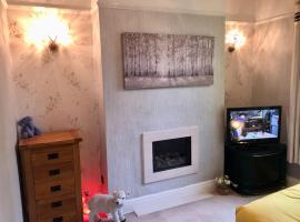 Cheerful 2 bedroom town house in Lancashire，位于乔利的酒店