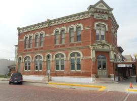 LandMark Inn at the Historic Bank of Oberlin，位于Oberlin的住宿加早餐旅馆